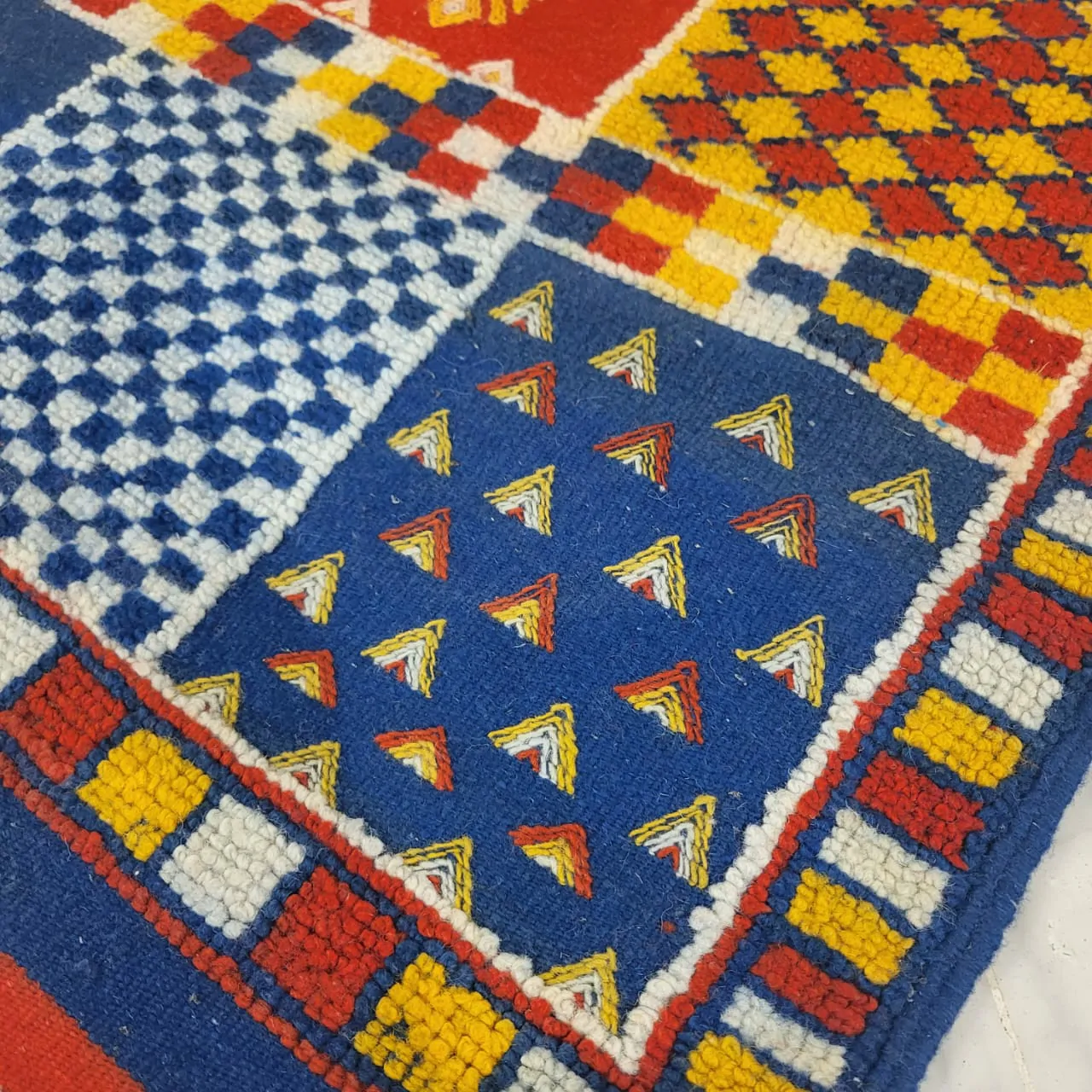 Taznakht Vintage Moroccan Berber Rug 7’x10′