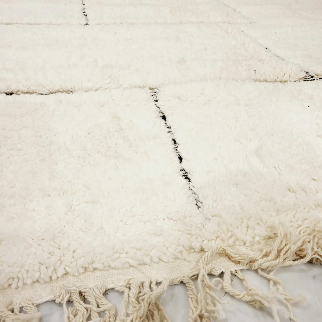 large moroccan berber beni ourain shag rug details 3