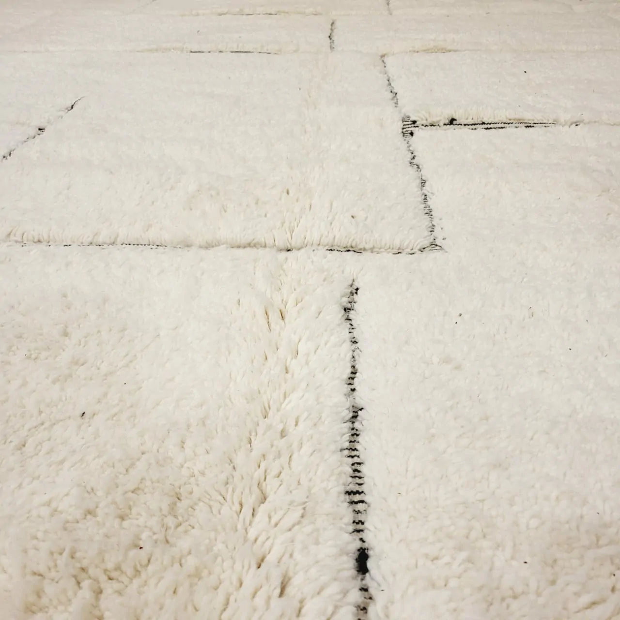 large moroccan berber beni ourain shag rug details 6