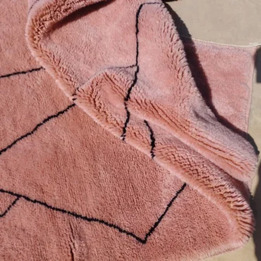 Handwoven  Moroccan Beni Wool Rug Pink