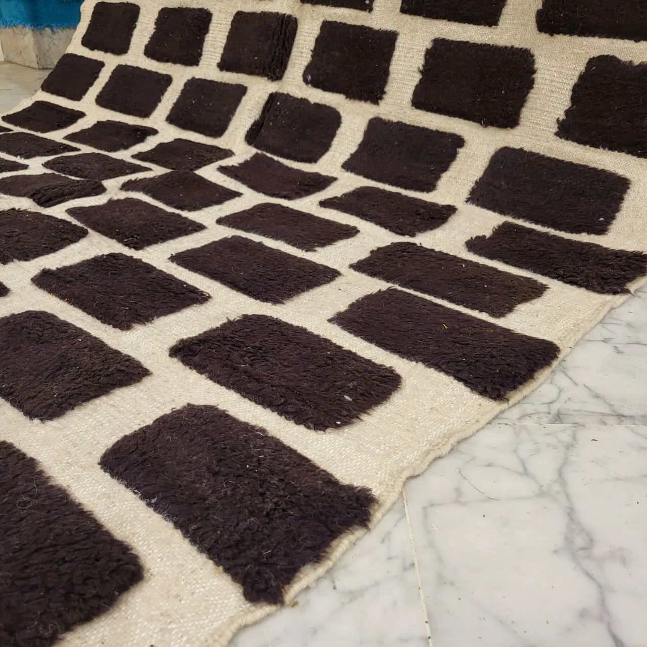 Shag Black and White Moroccan Wool Rug 6'x9' - Image 10