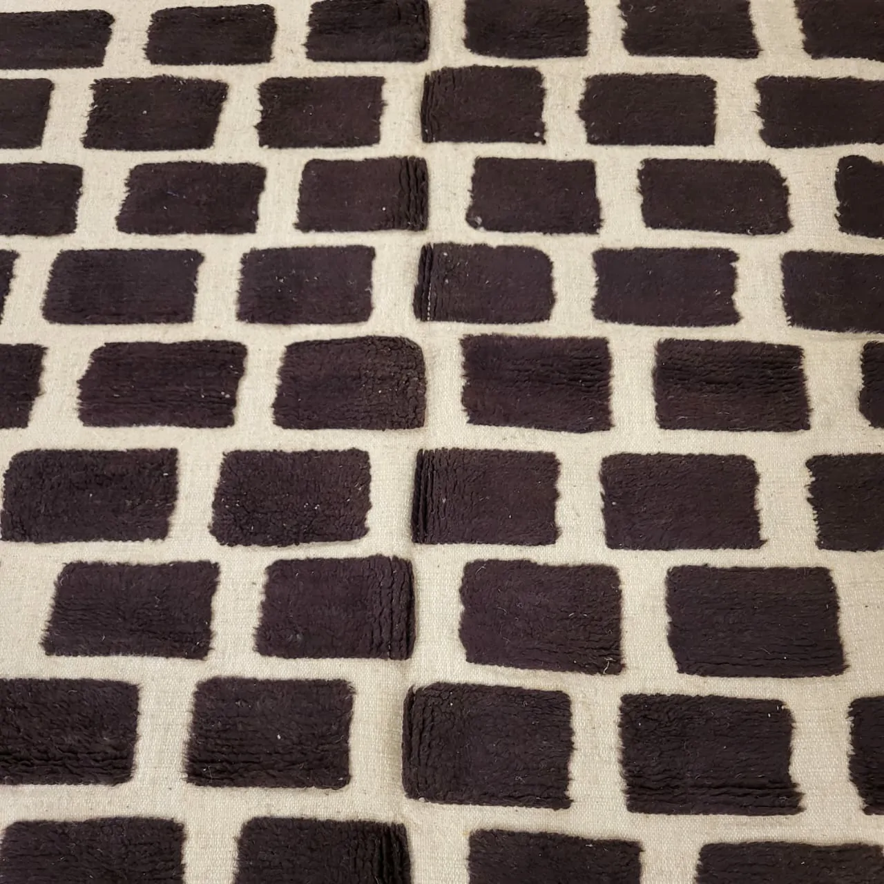 Shag Black and White Moroccan Wool Rug 6'x9' - Image 4