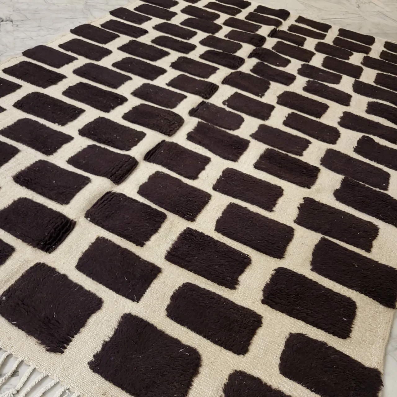 Shag Black and White Moroccan Wool Rug 6'x9' - Image 6