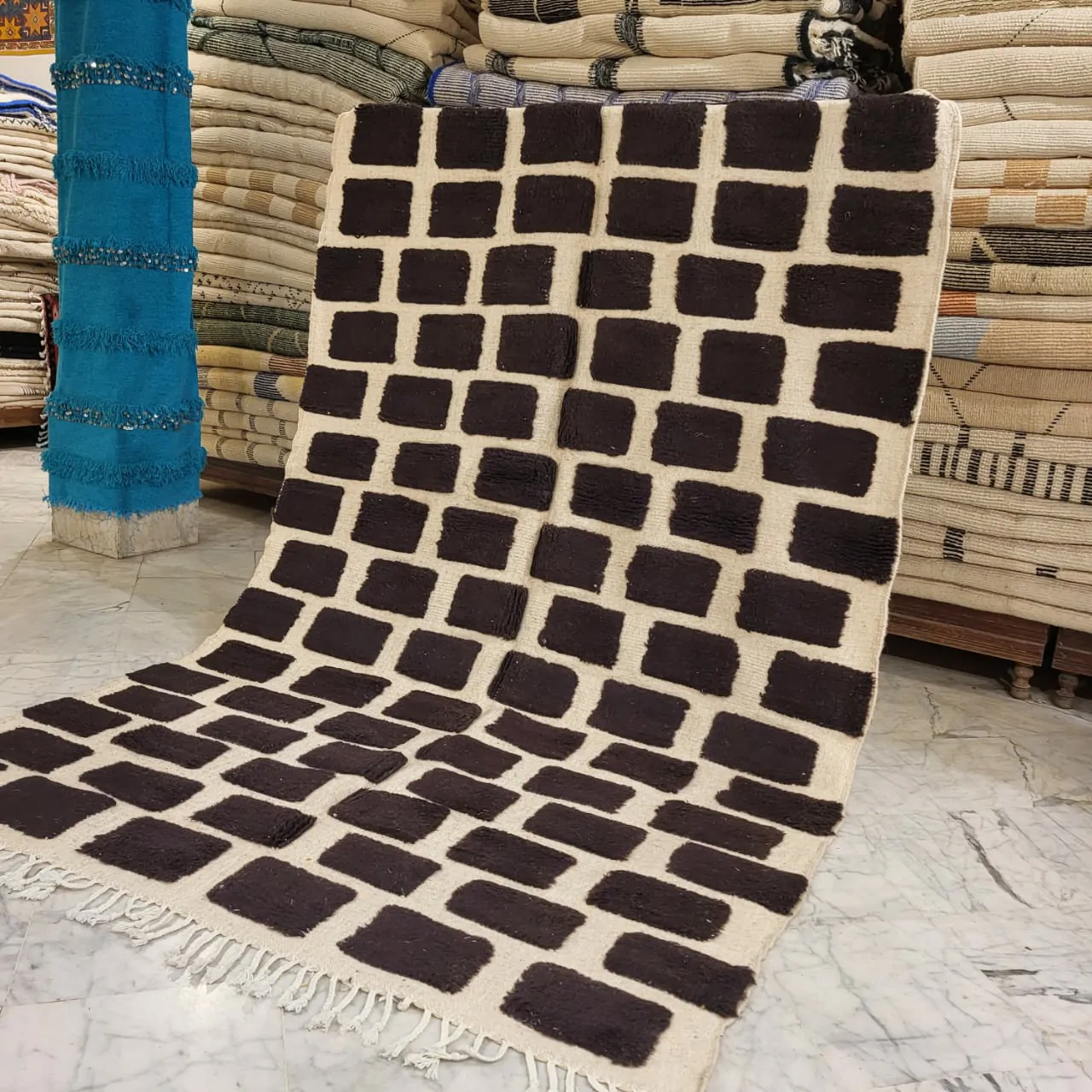 Shag Black and White Moroccan Wool Rug 6'x9' - Image 9