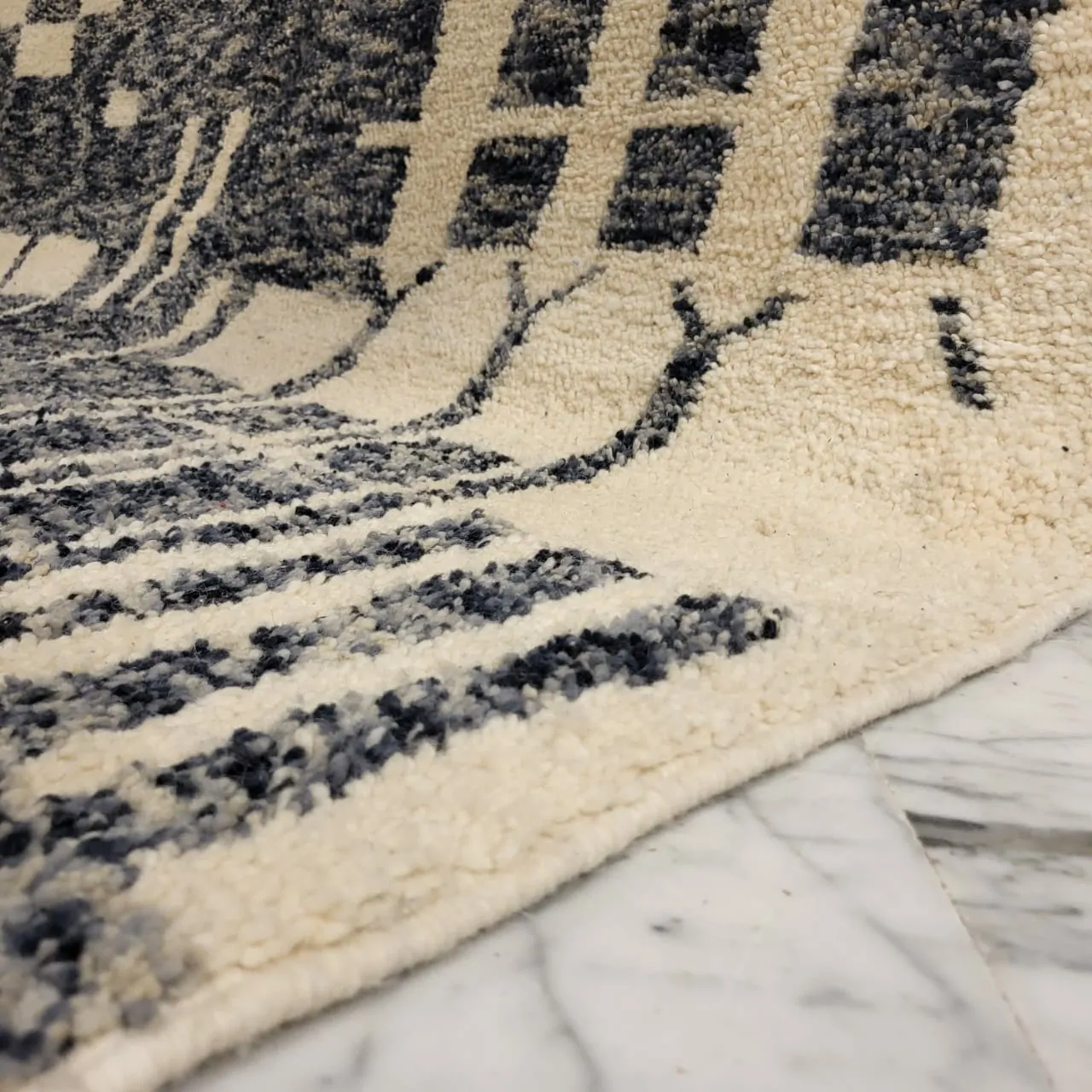 Shag Moroccan Beni Ourain Wool Rug Gray 7'x10' - Image 3