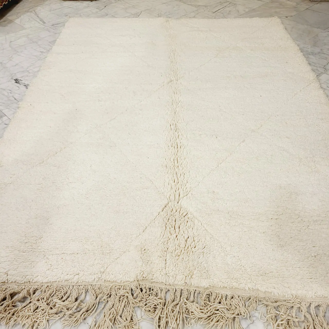 shag moroccan beni ourain wool rug white details 1
