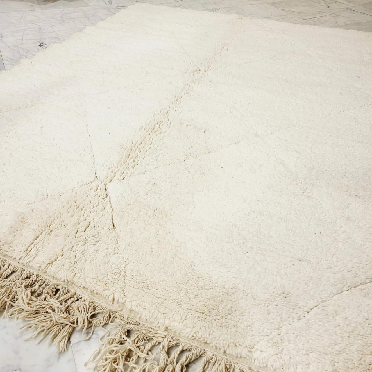 shag moroccan beni ourain wool rug white details 7