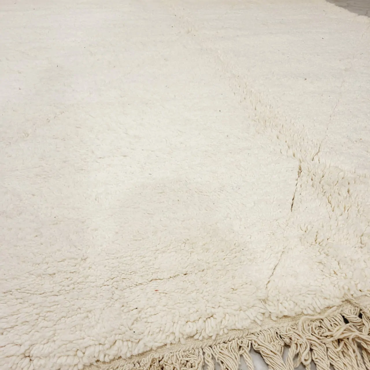 shag moroccan beni ourain wool rug white details 6