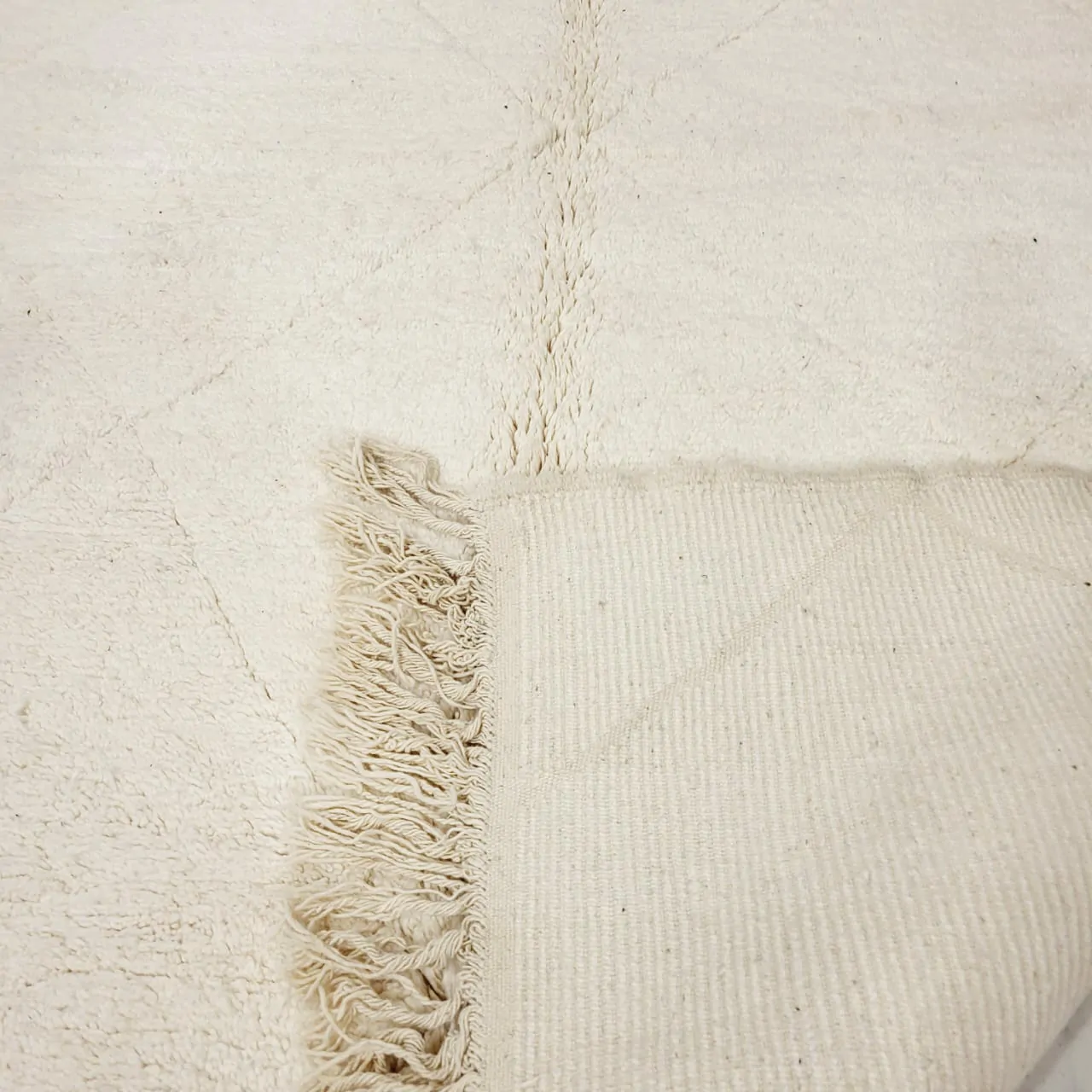 shag moroccan beni ourain wool rug white details 5