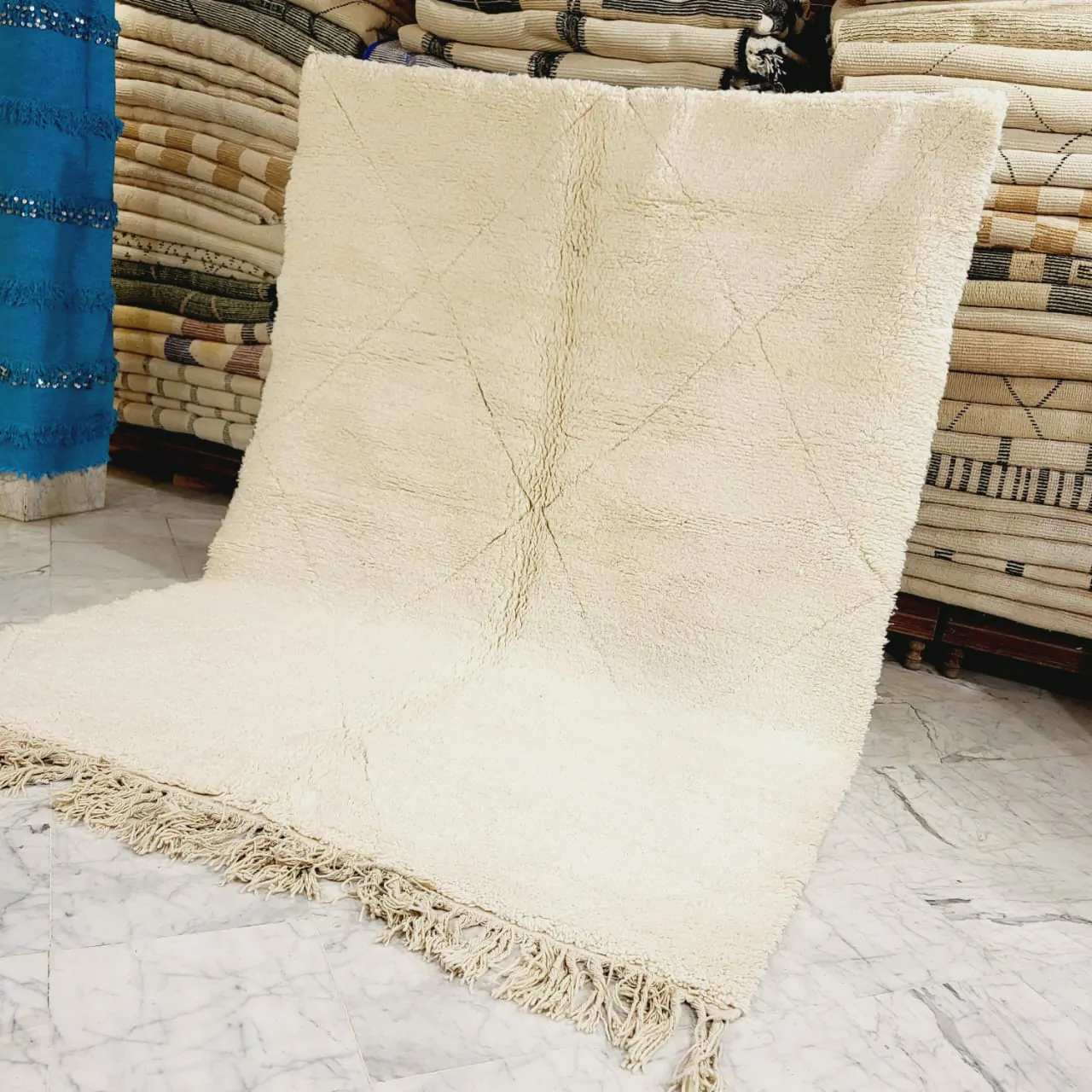 shag moroccan beni ourain wool rug white details 4