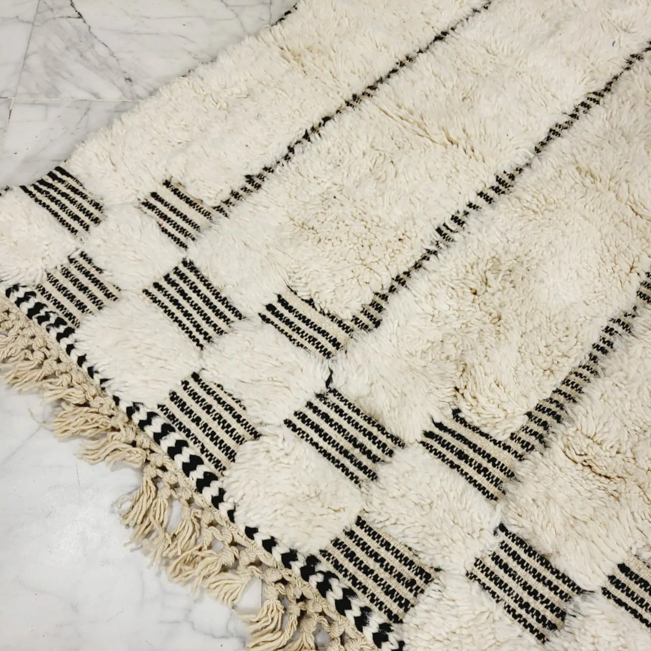 Shag Moroccan Beni Ourain Rug 10'x13' - Image 4