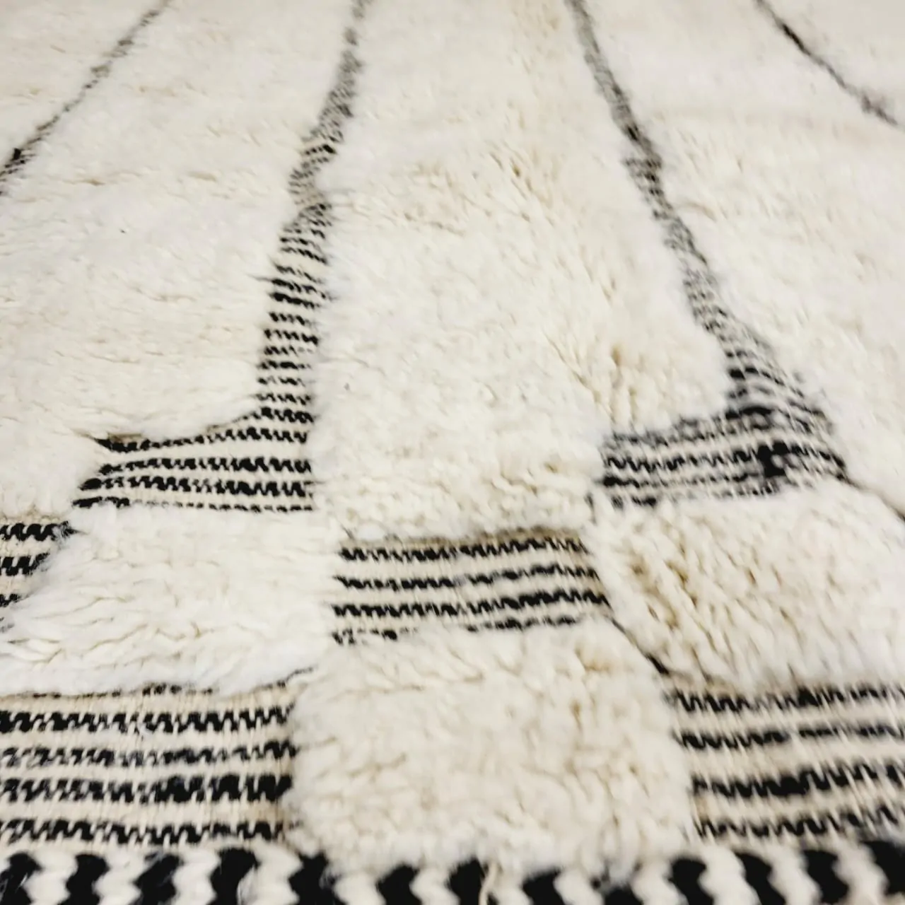 Shag Moroccan Beni Ourain Rug 10'x13' - Image 7