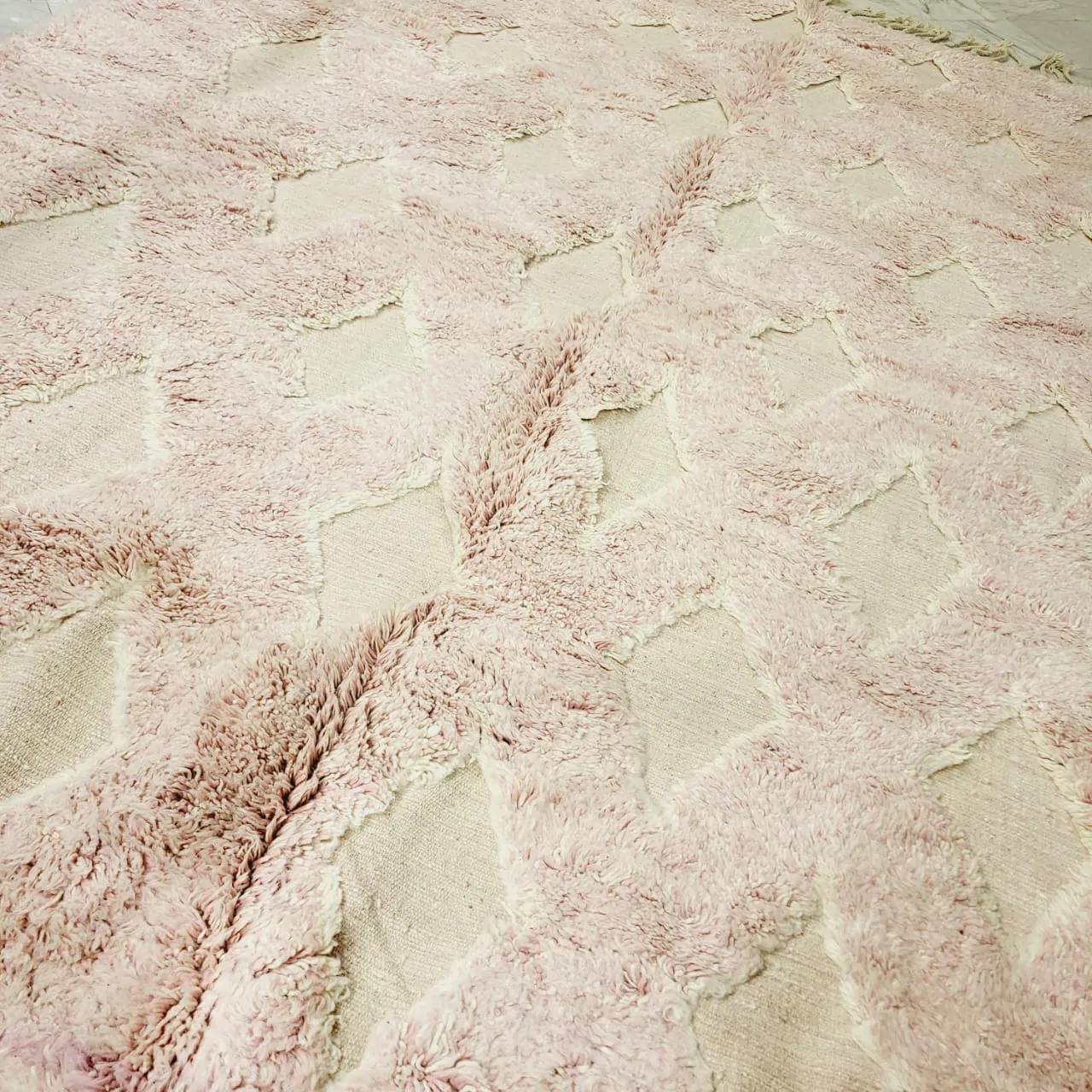 shag moroccan pink beni ourain wool rug large details 8