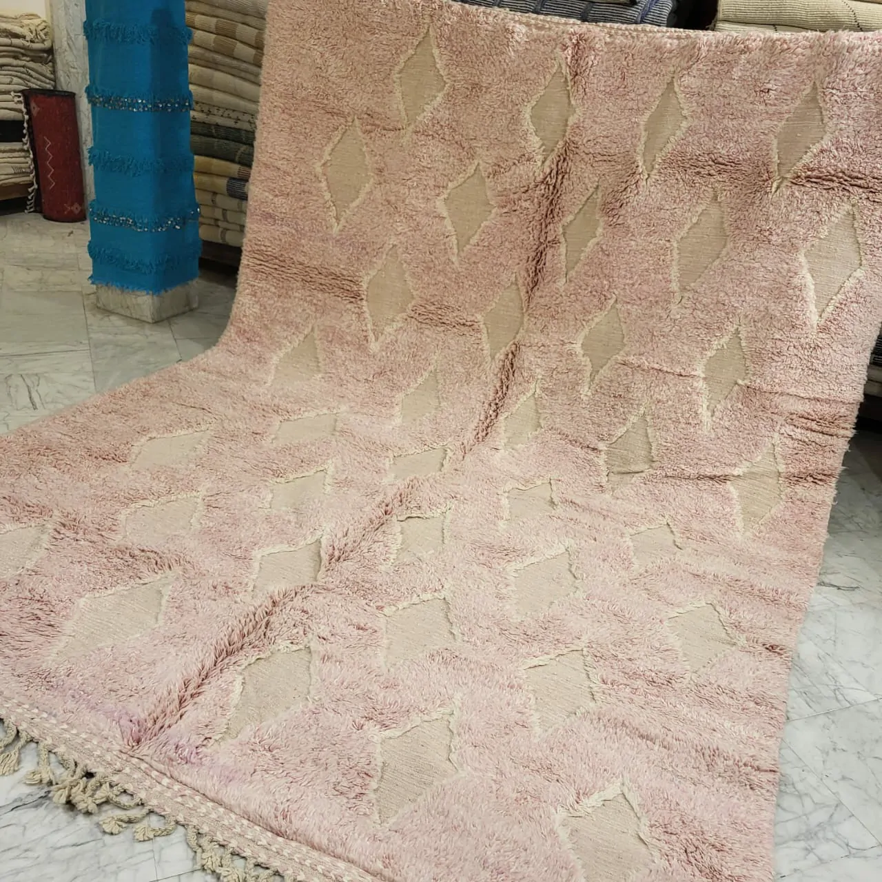 shag moroccan pink beni ourain wool rug large details 6