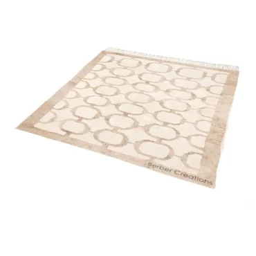 Moroccan Beni Wool Rug Beige and White – OUZOUD