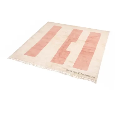 Moroccan Beni Wool Rug White and Pink – IFRANE