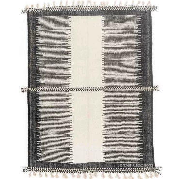 Moroccan Kilim Wool Rug Black and White -YT03