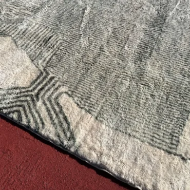 Moroccan Beni Mrirt Wool Rug in Cream, Gray & Orange – “Atlas Columns”