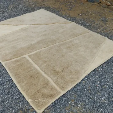 Handwoven Beni Mrirt Wool Rug with Abstract Lines — Tizizwa