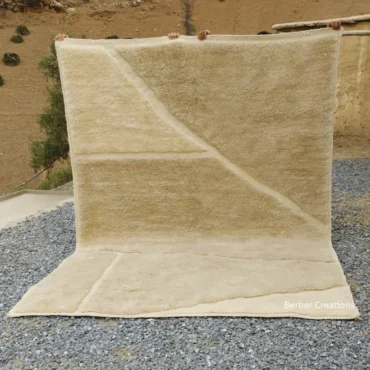 Handwoven Beni Mrirt Wool Rug with Abstract Lines — Tizizwa