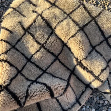 Double Grid Beige & Black Beni M’rirt Rug – Hand-Knotted Luxury Moroccan Wool