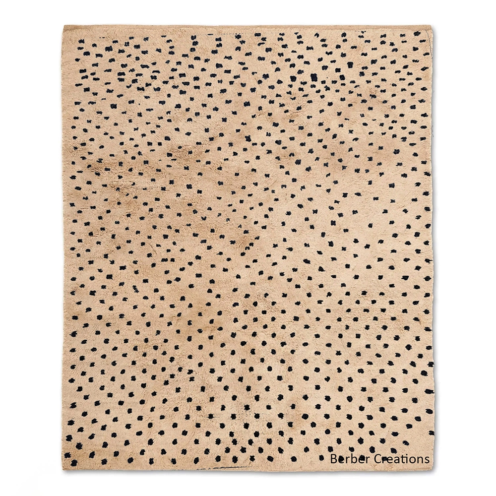 Beni Ourain style rug, hand-knotted, natural beige with abstract spotted design SOULA