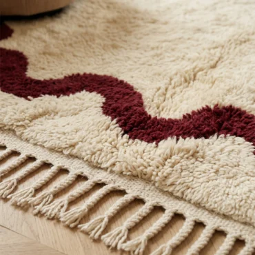 The Crimson Ripple – Minimalist Wavy-Border Cream Moroccan Wool Rug